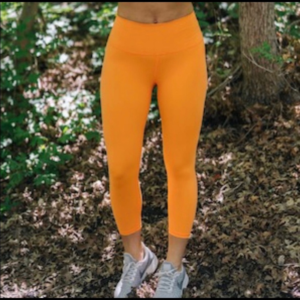 Zyia Turmeric Luxe Hi-Rise Capri 20" 6-8 Leggings